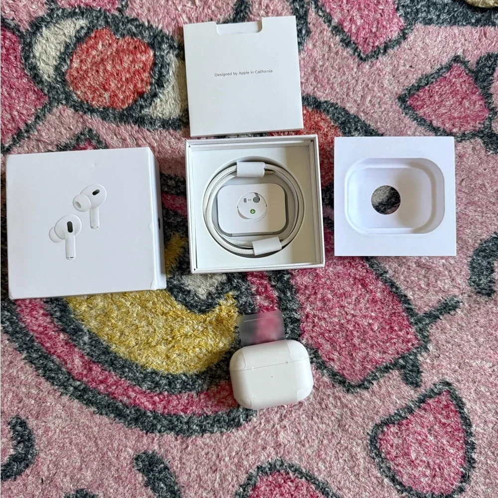 Apple White Wireless Earbuds